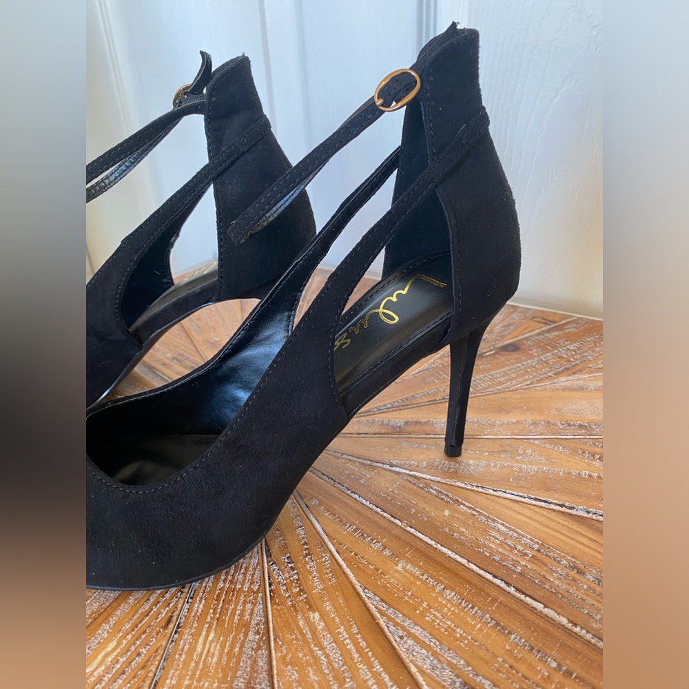 NIB Lulu’s Black Faux Suede Pointed-toe Ankle Strap Stiletto Heels in Size 10 - Picture 3 of 13